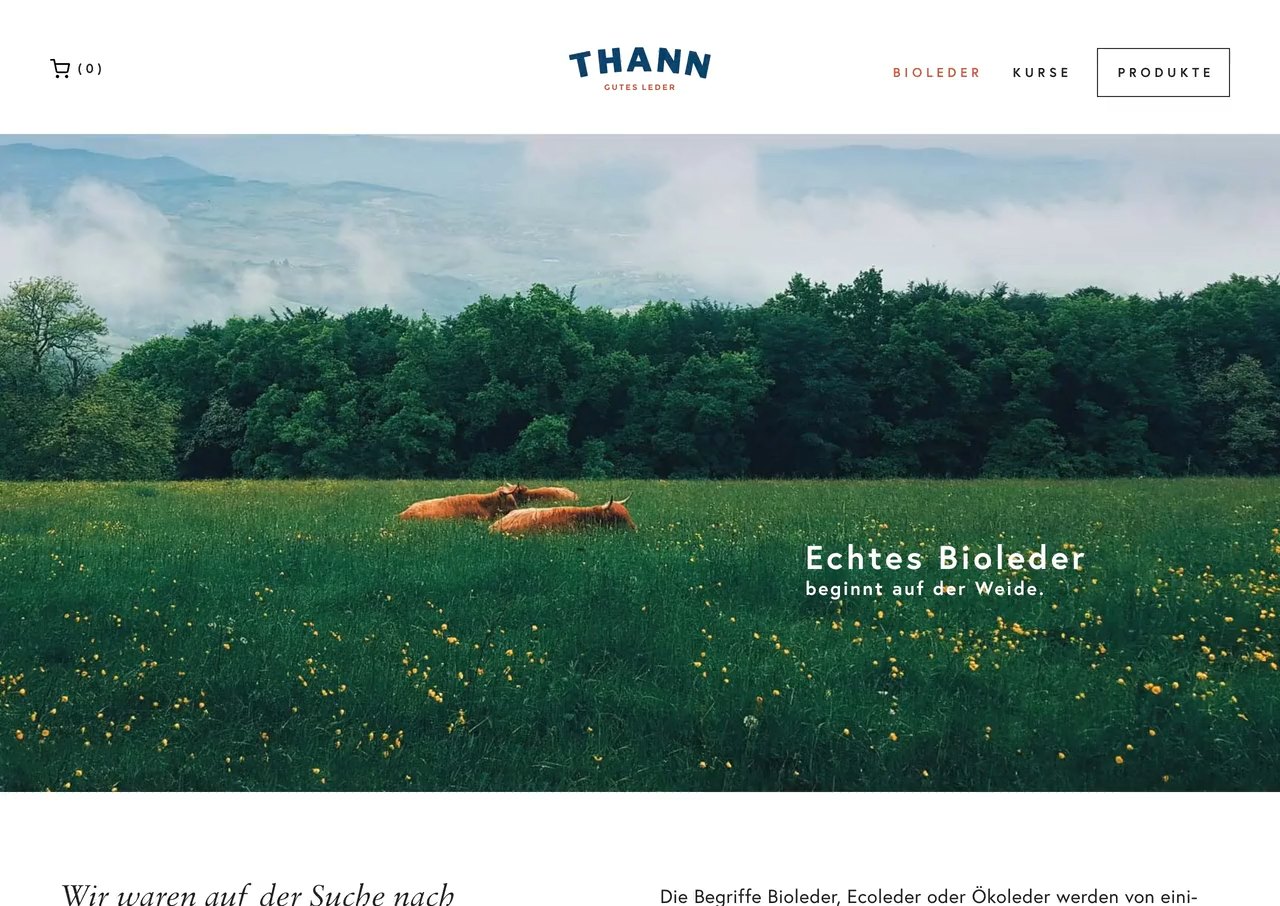 Startseite von thannleder.de: Rinder auf einer Weide, „Echtes Bioleder beginnt auf der Weide.“